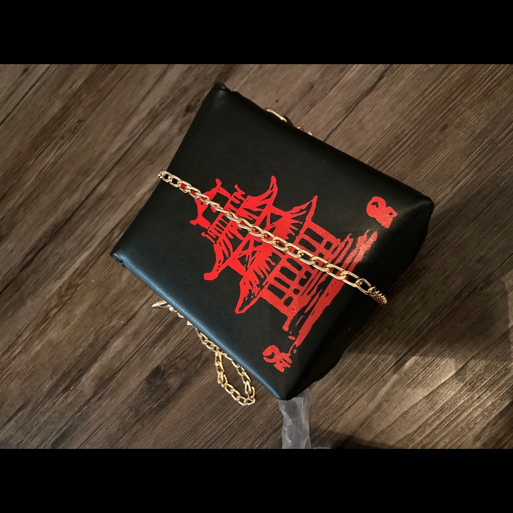 Box Chinese purse